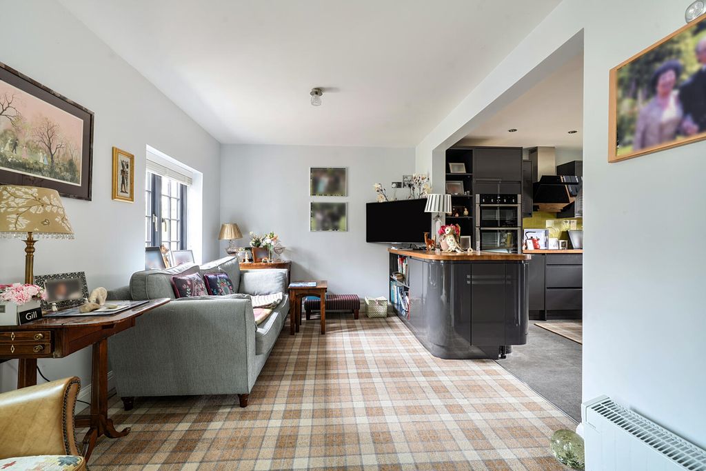 Property photo 3 of 19 Living Room