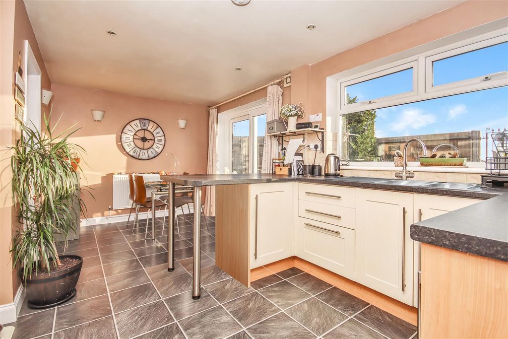 Property photo 3 of 16 Img_9798.Jpg