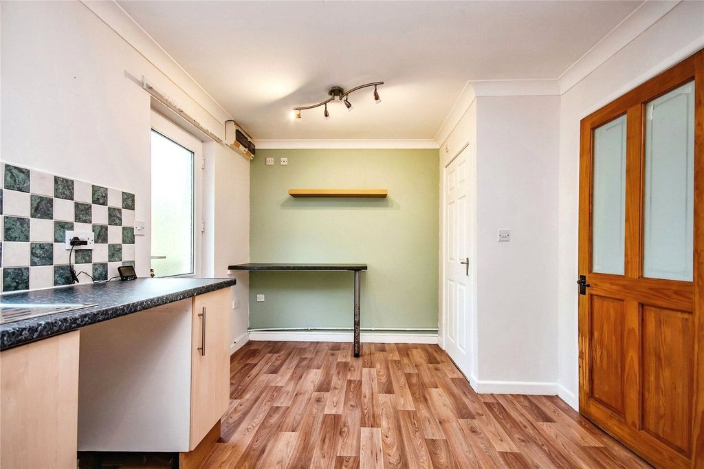 Property photo 3 of 15 Picture No. 04