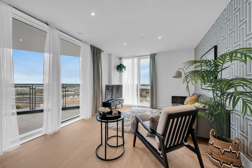 Property photo 2 of 12