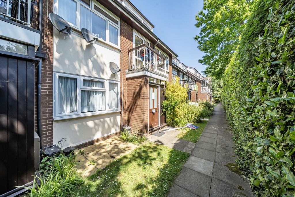Property photo 1 of 15 1296598-1-682749d...