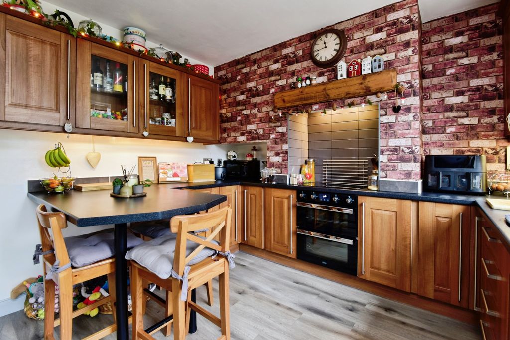 Property photo 2 of 15 Kitchen