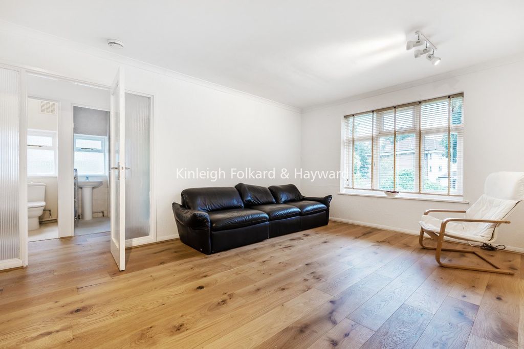 Property photo 2 of 7 Picture No. 20