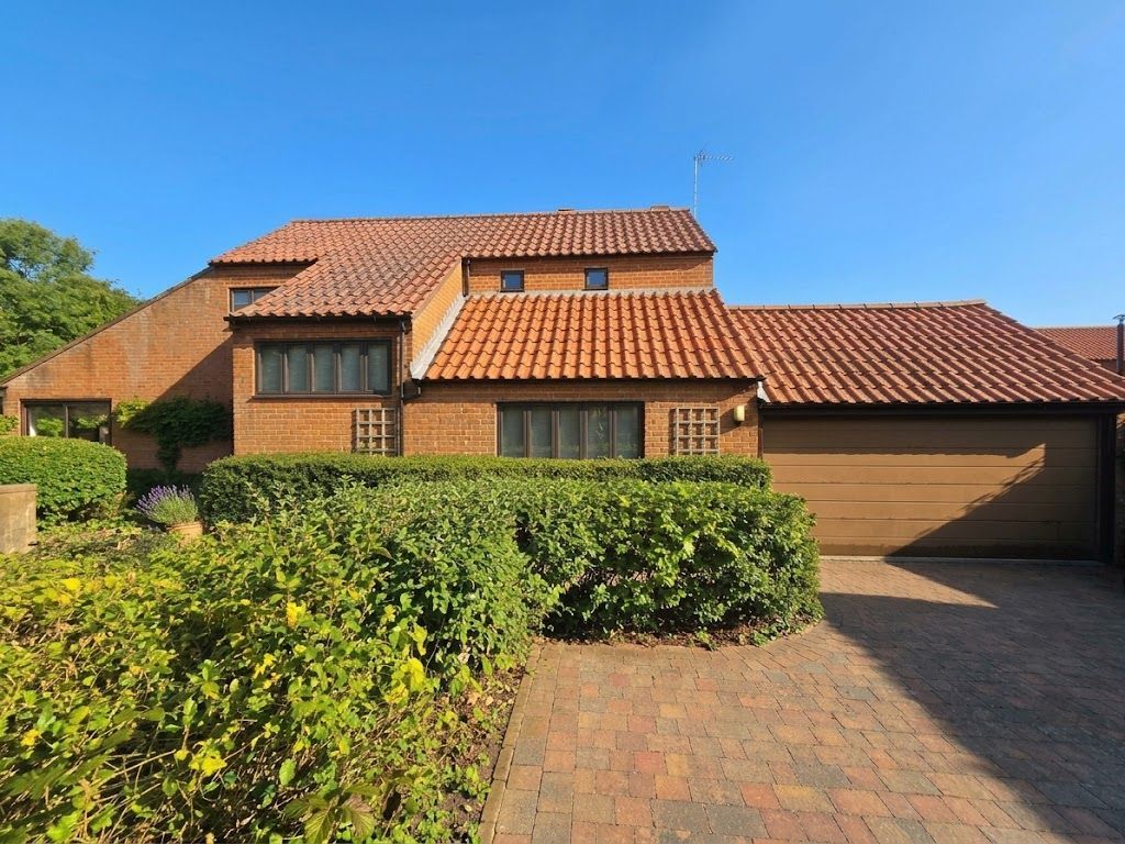 Property photo 1 of 33
