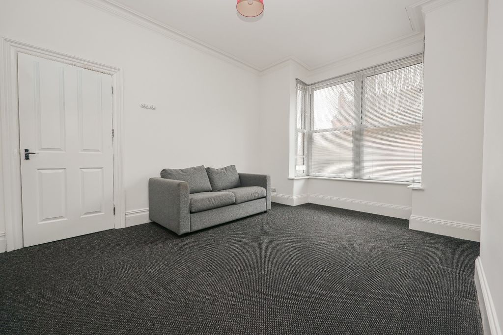 Property photo 3 of 18 4695472