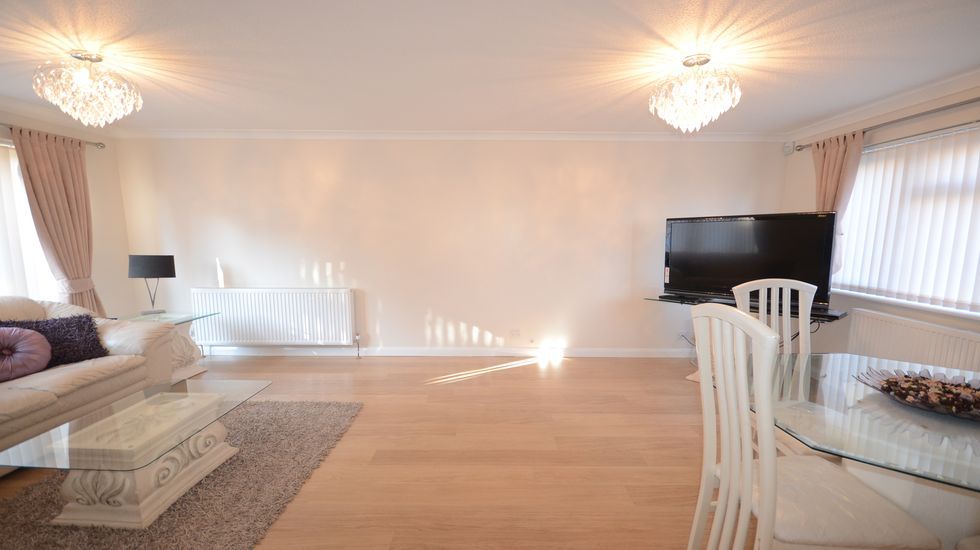 Property photo 3 of 8 Lounge Cresized