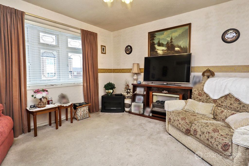 Property photo 3 of 16 4915663