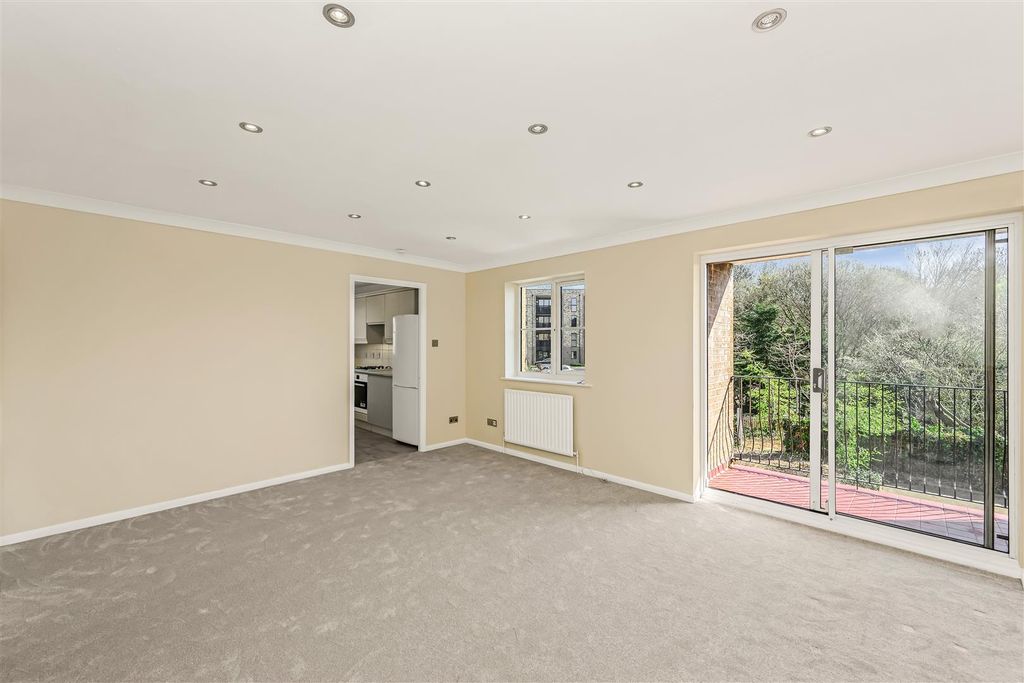 Property photo 2 of 17 13 Maystocks-7.Jpg