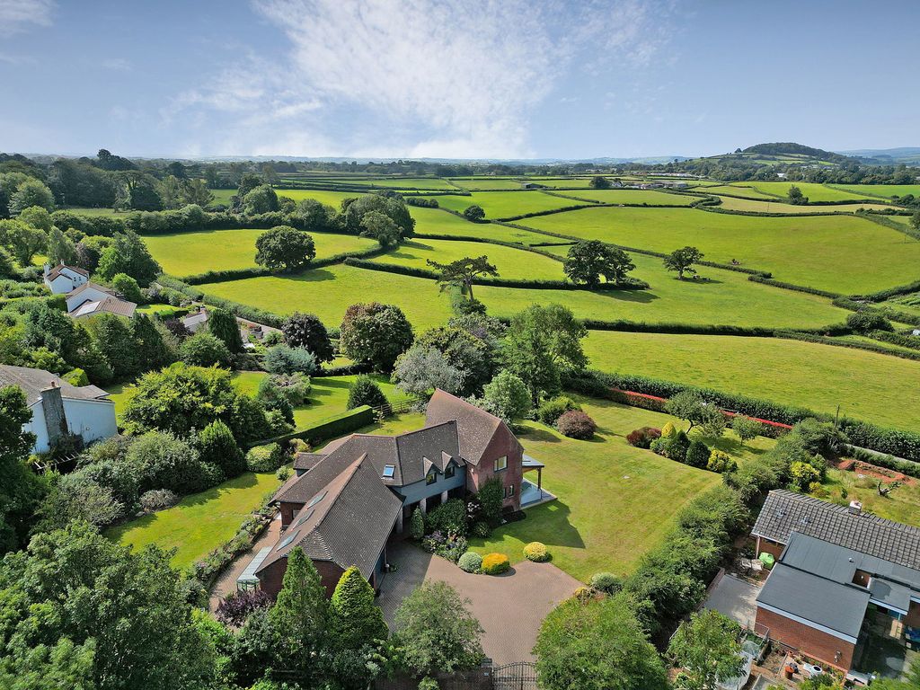 Property photo 2 of 33