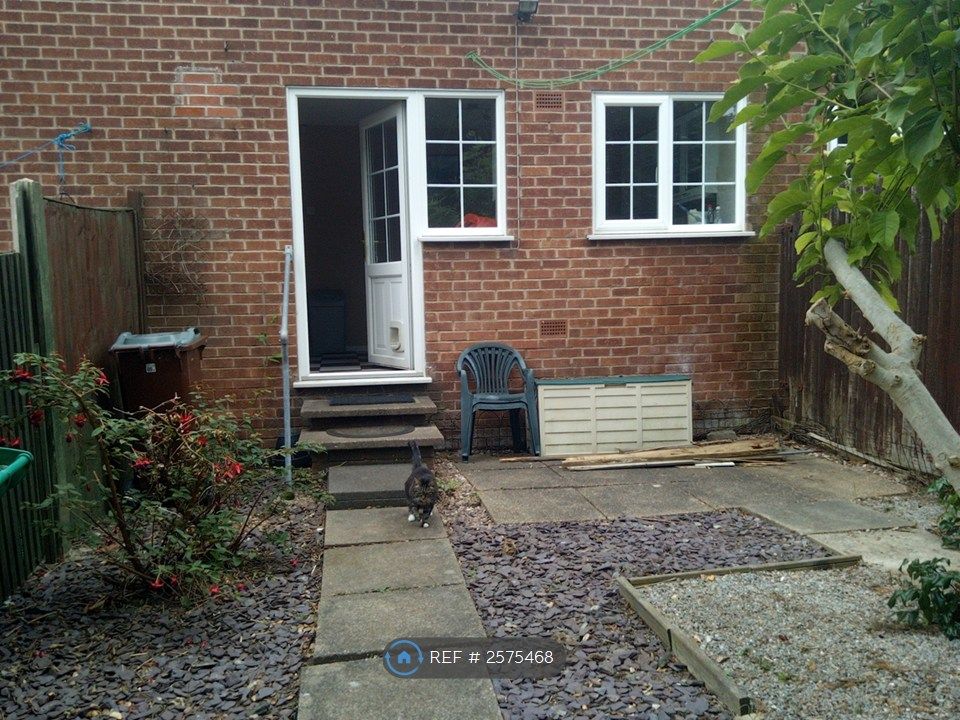 Property photo 2 of 8 Low Maintenance Garden