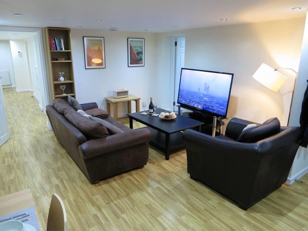 Property photo 1 of 21 77c0Ca36-B40d-49c9-81A3-A7Dea93Cf36E.Jpg