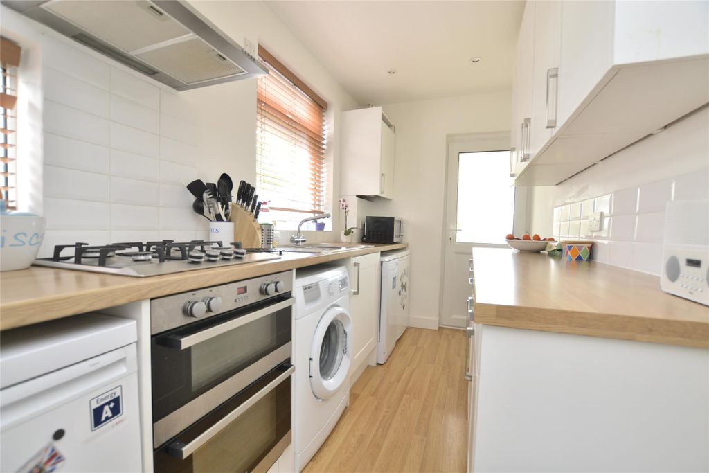 Property photo 2 of 12 Kitchen