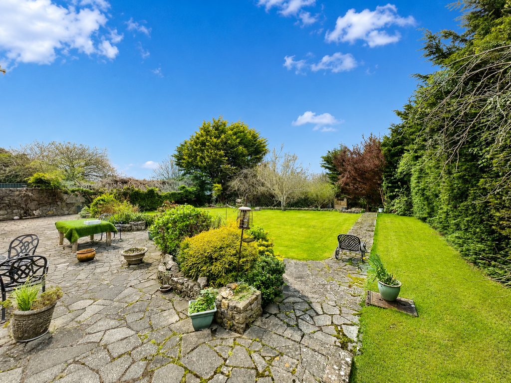 Property photo 2 of 47