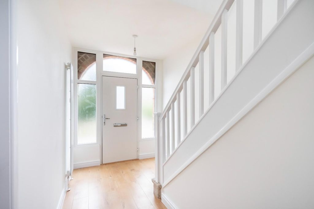 Property photo 2 of 27 Hallway