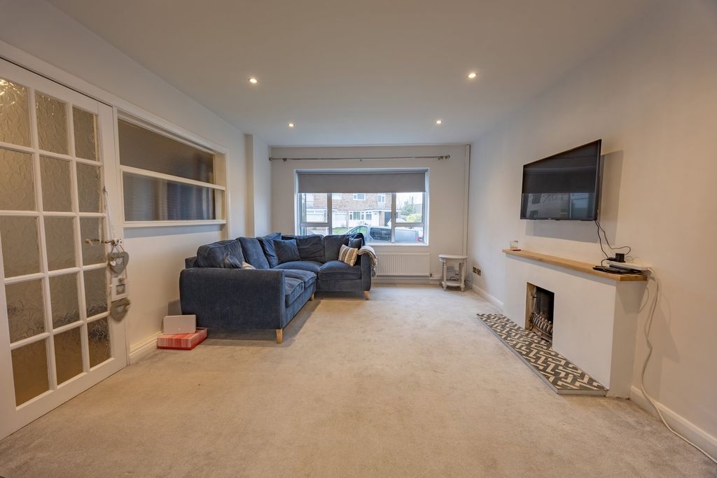Property photo 2 of 37