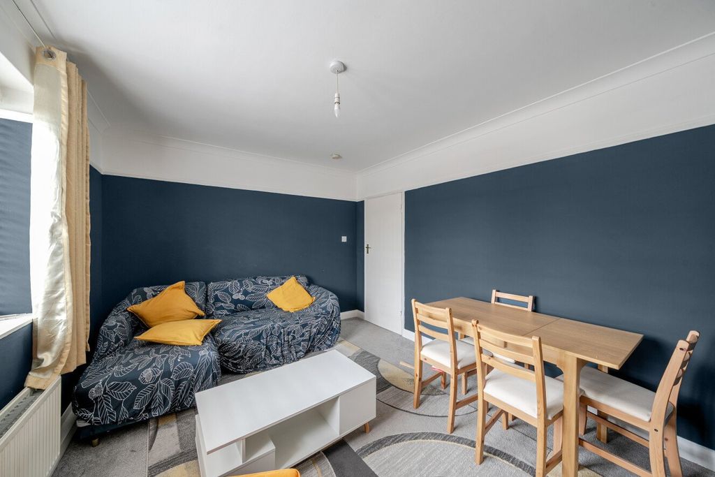 Property photo 2 of 13 Picture No. 20