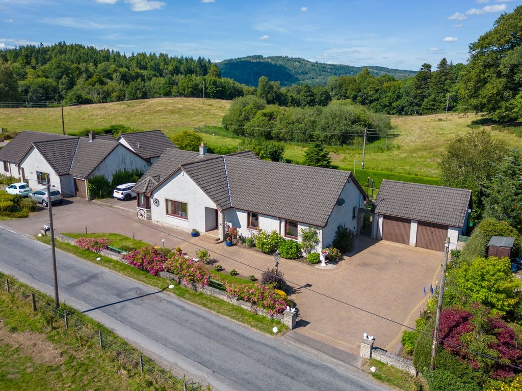 Property photo 3 of 17 Picture No. 12