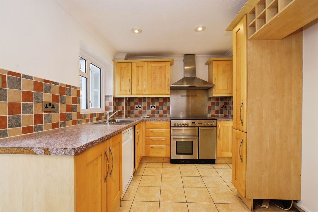 Property photo 3 of 15