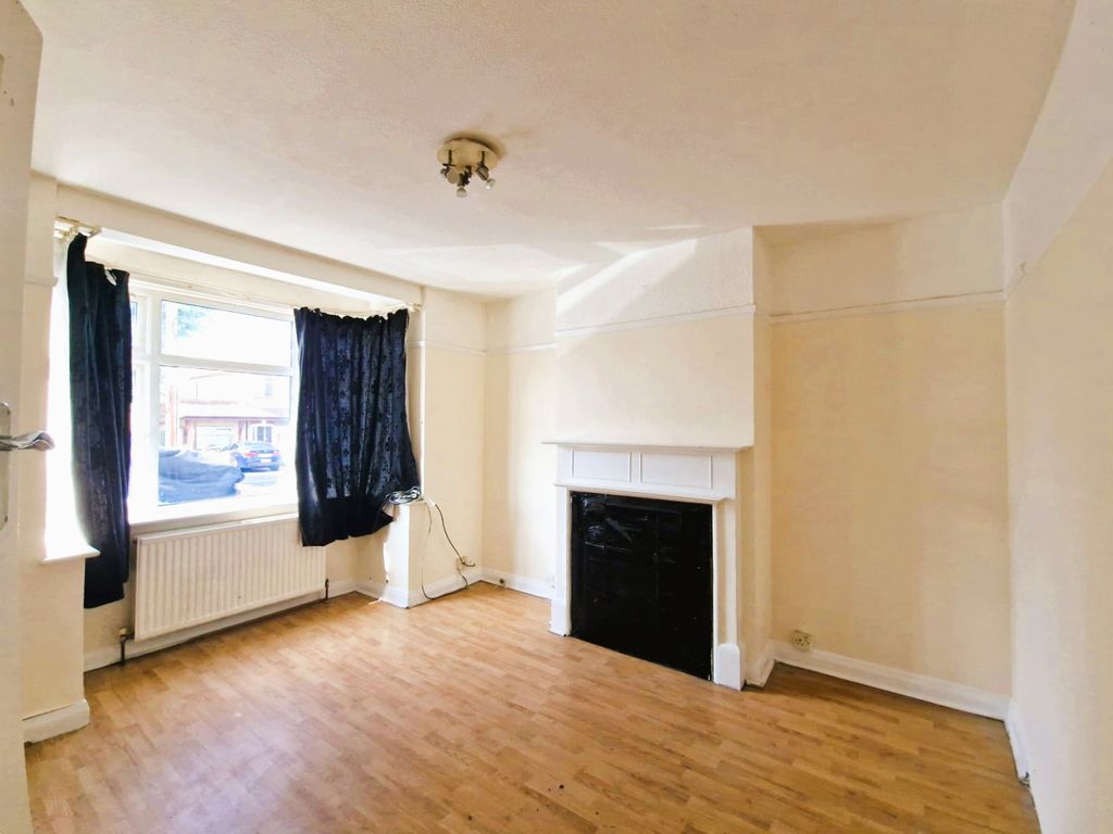 Property photo 3 of 16 Gallery