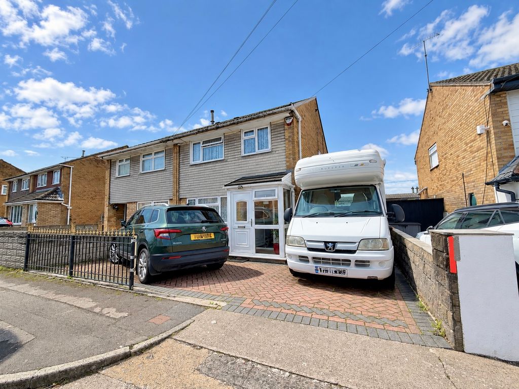 Property photo 1 of 18 F0Bf9DC8-670A-4010-Beb8-439C7Ccce9A5