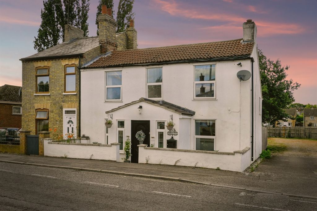 Property photo 1 of 32