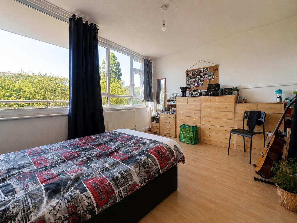 Property photo 2 of 12 Bedroom