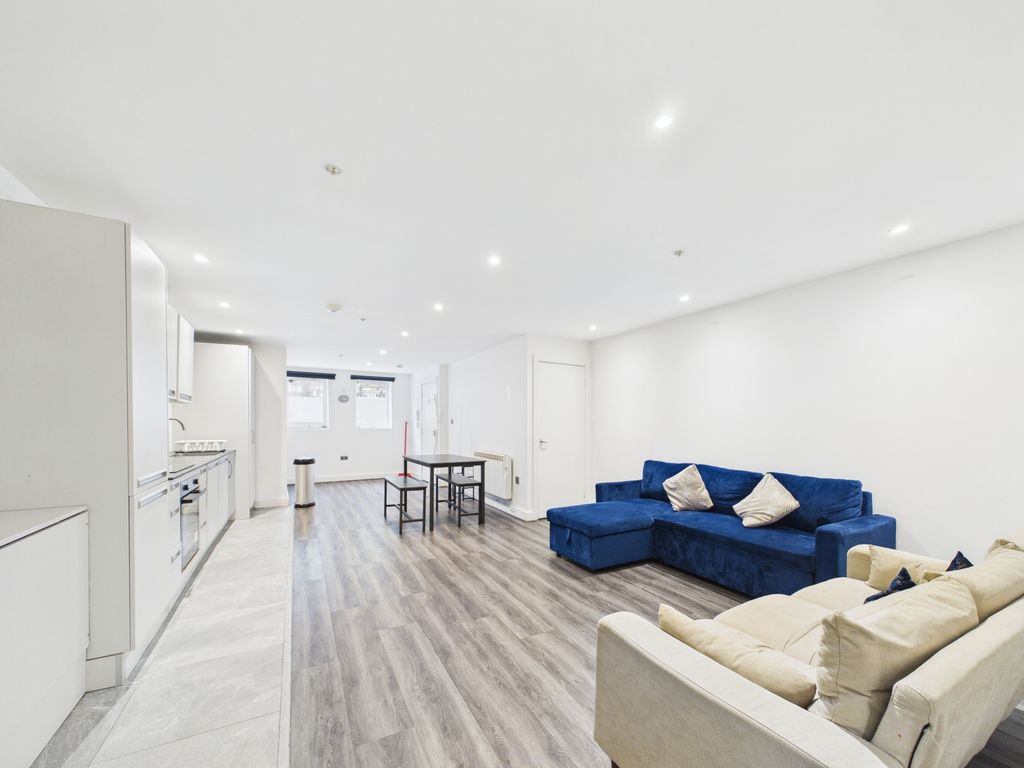 Property photo 2 of 7 Open Plan Lounge