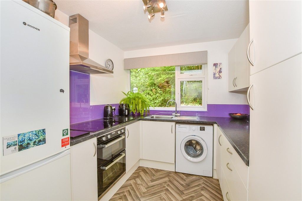 Property photo 2 of 9 Kitchen