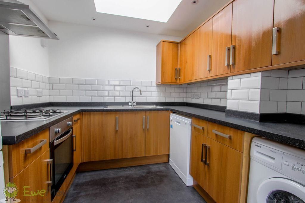 Property photo 1 of 10 Kitchenmain