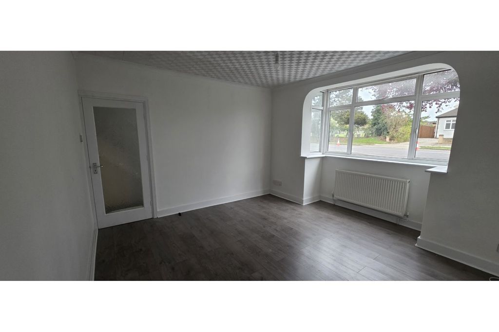 Property photo 3 of 39 Living Room