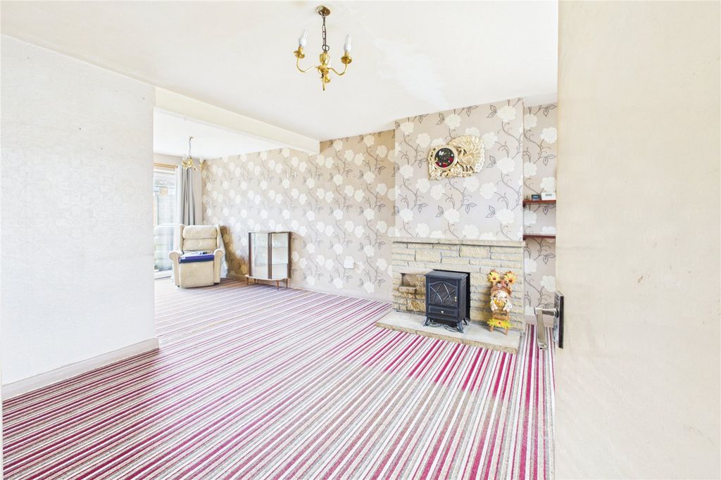 Property photo 2 of 22 Picture No. 12