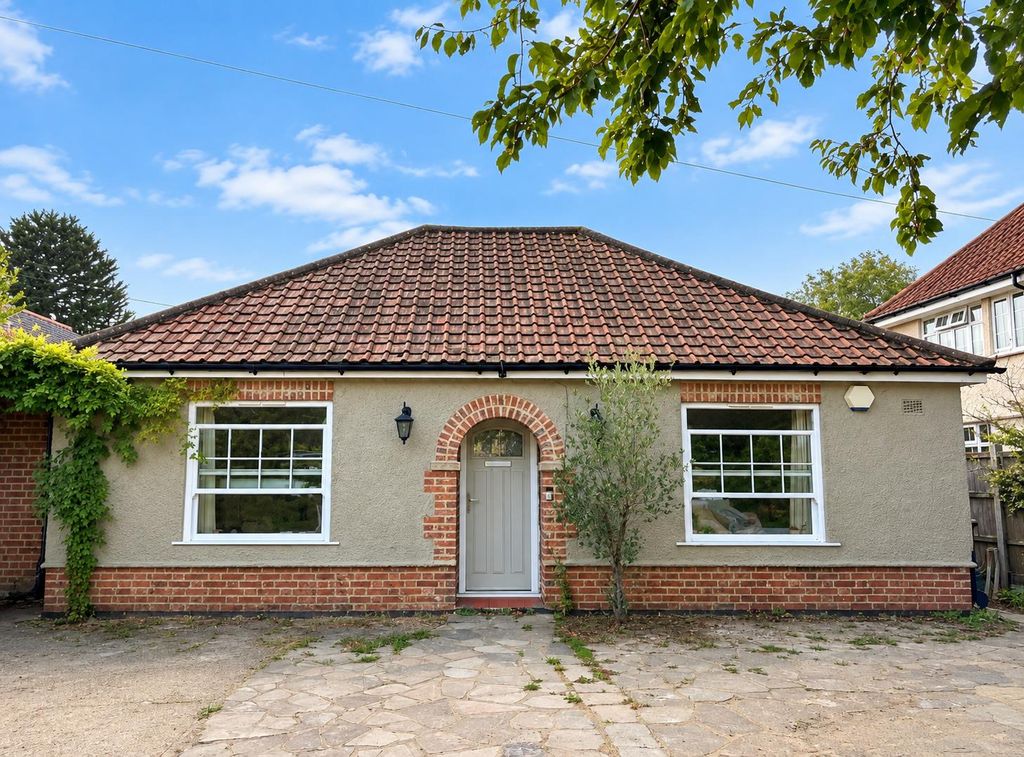 Property photo 1 of 24 Bright Bungalow Facade In Daylight.Png