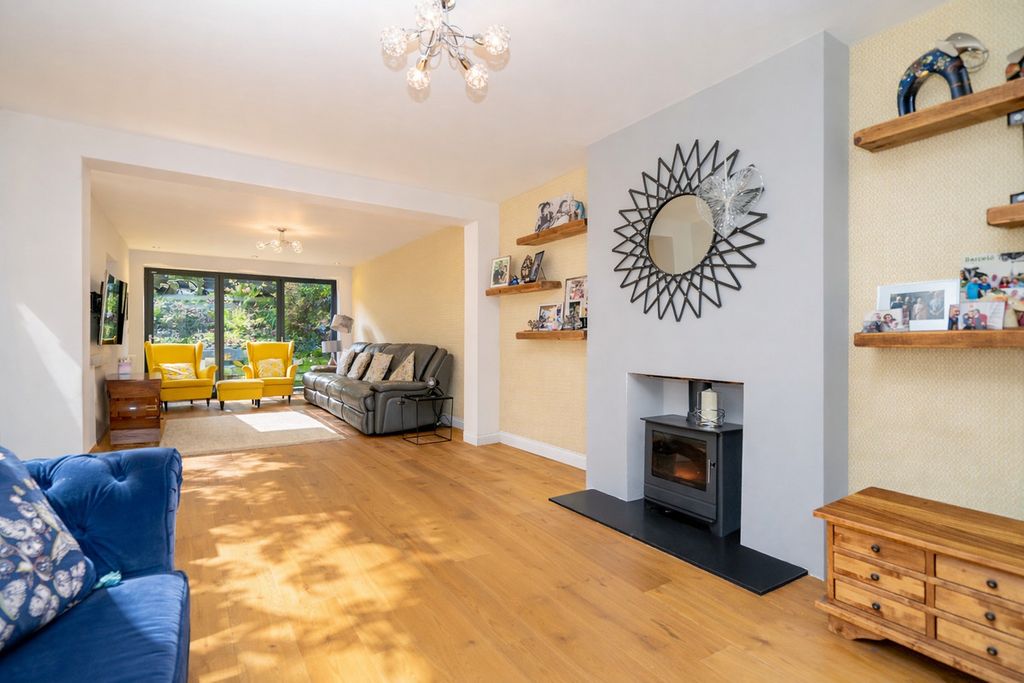 Property photo 3 of 32