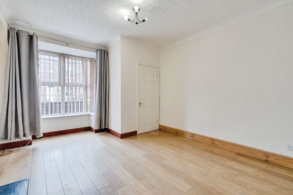 Property photo 3 of 19 Pbox-Img.Jpg