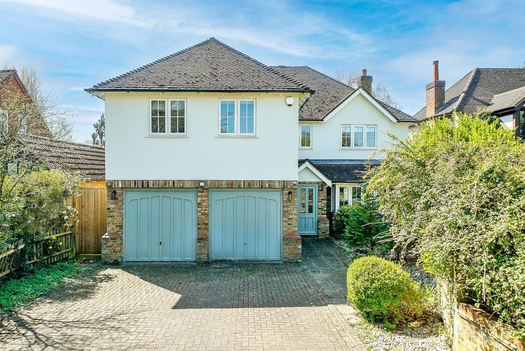 Property photo 1 of 45 Outside