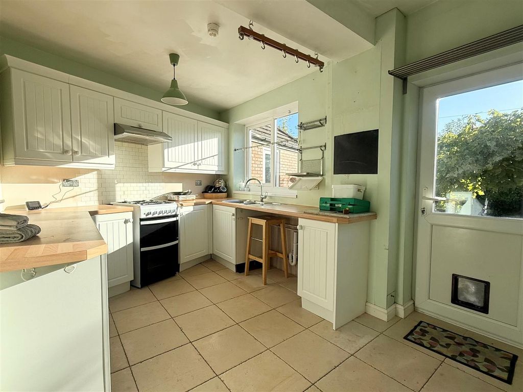 Property photo 3 of 23 Kitchen 1.Jpg