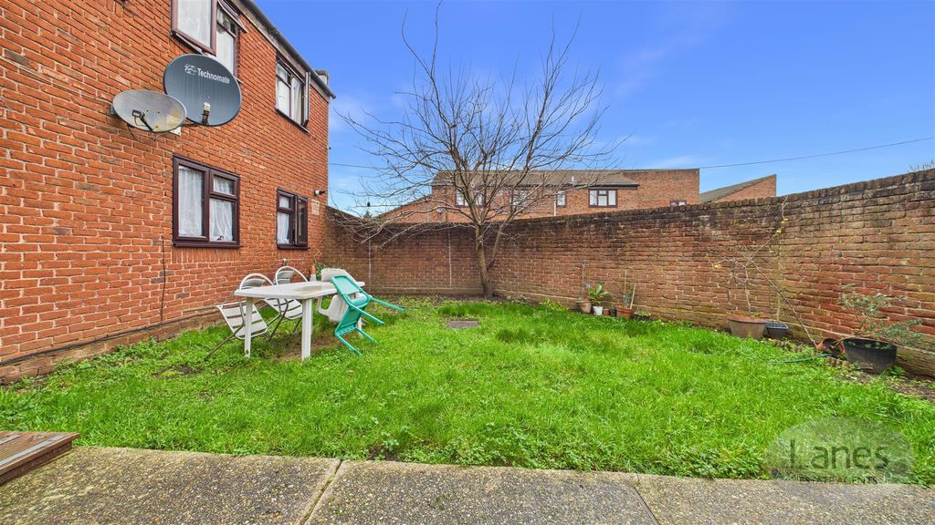 Property photo 3 of 10 Cam03457G0-Pr0040-Still008.Jpg