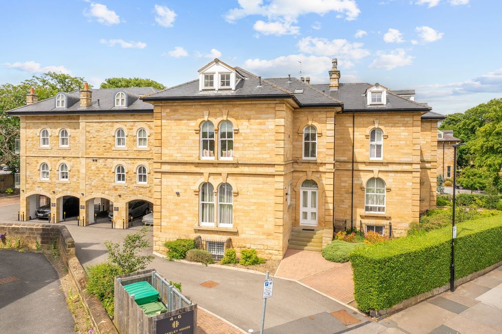 Property photo 1 of 39