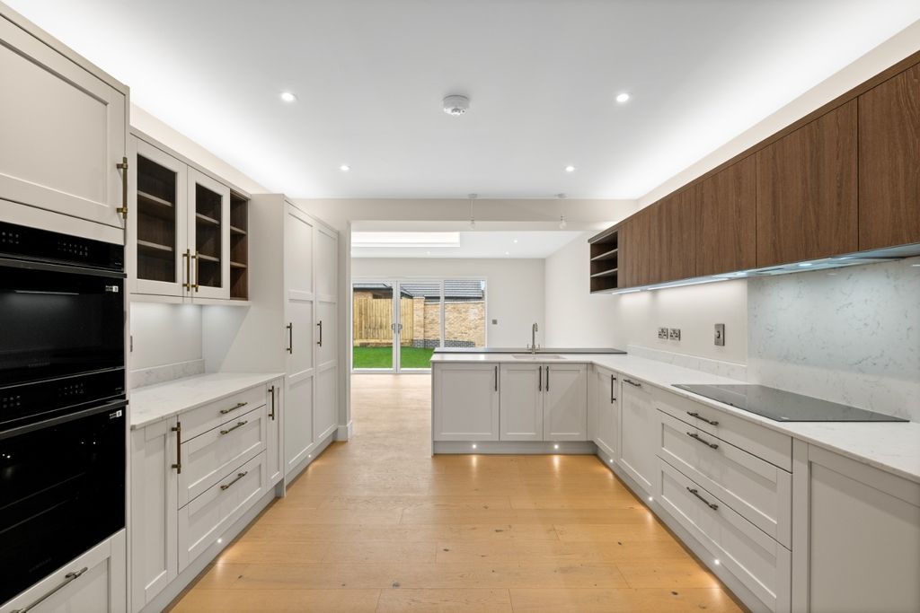 Property photo 2 of 38 5004433