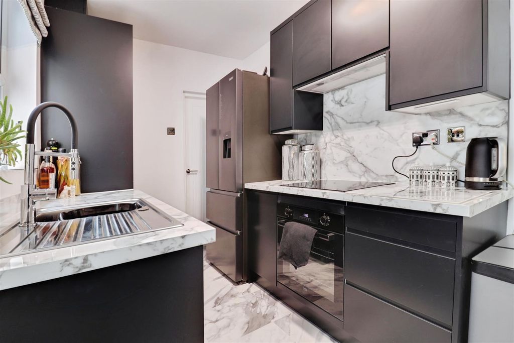 Property photo 3 of 18 Ac85E5Cf-Img_7821-Img_7823.Jpg