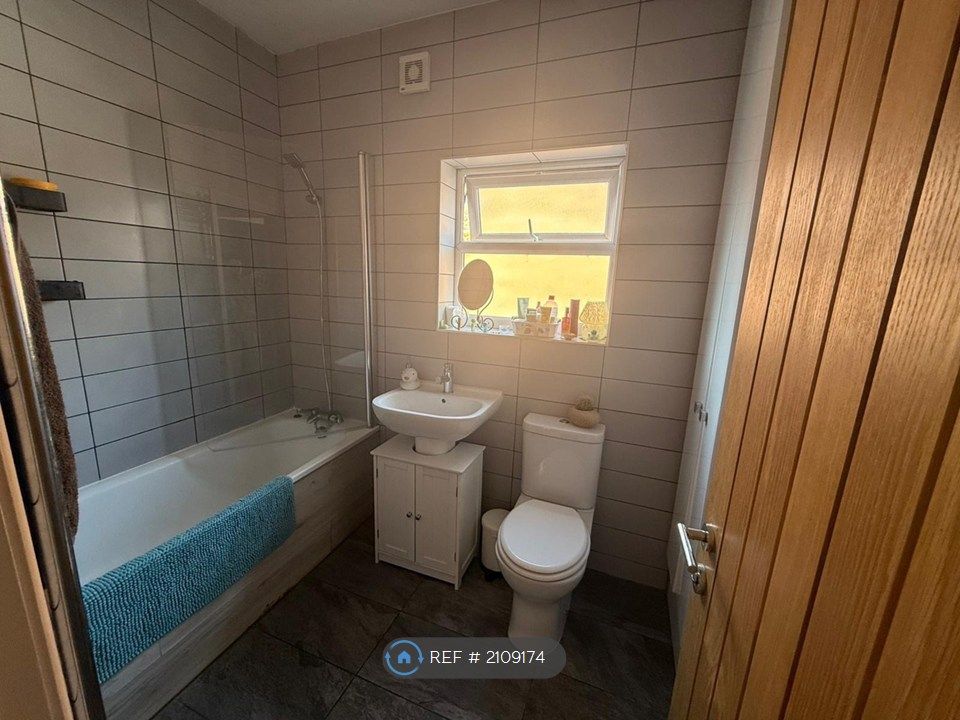 Property photo 2 of 5 Bathroom