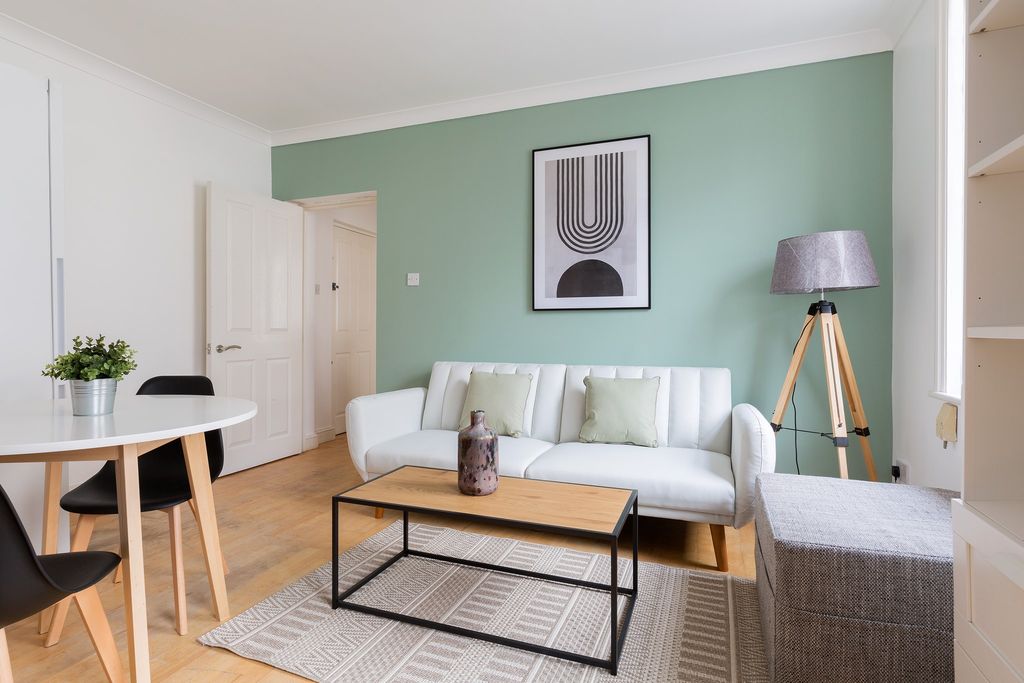 Property photo 1 of 15 Living Room