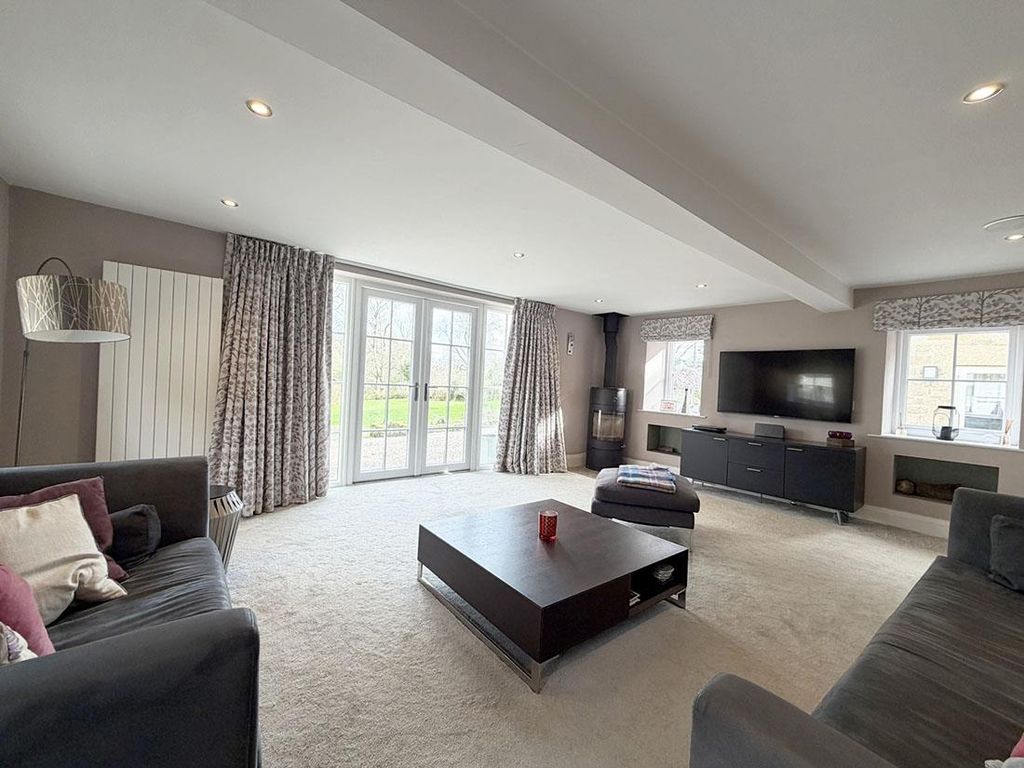 Property photo 2 of 26