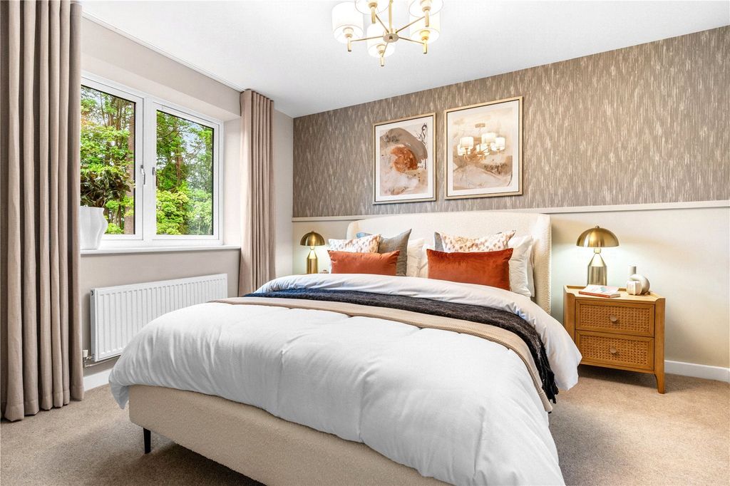 Property photo 3 of 8 Bedroom Example