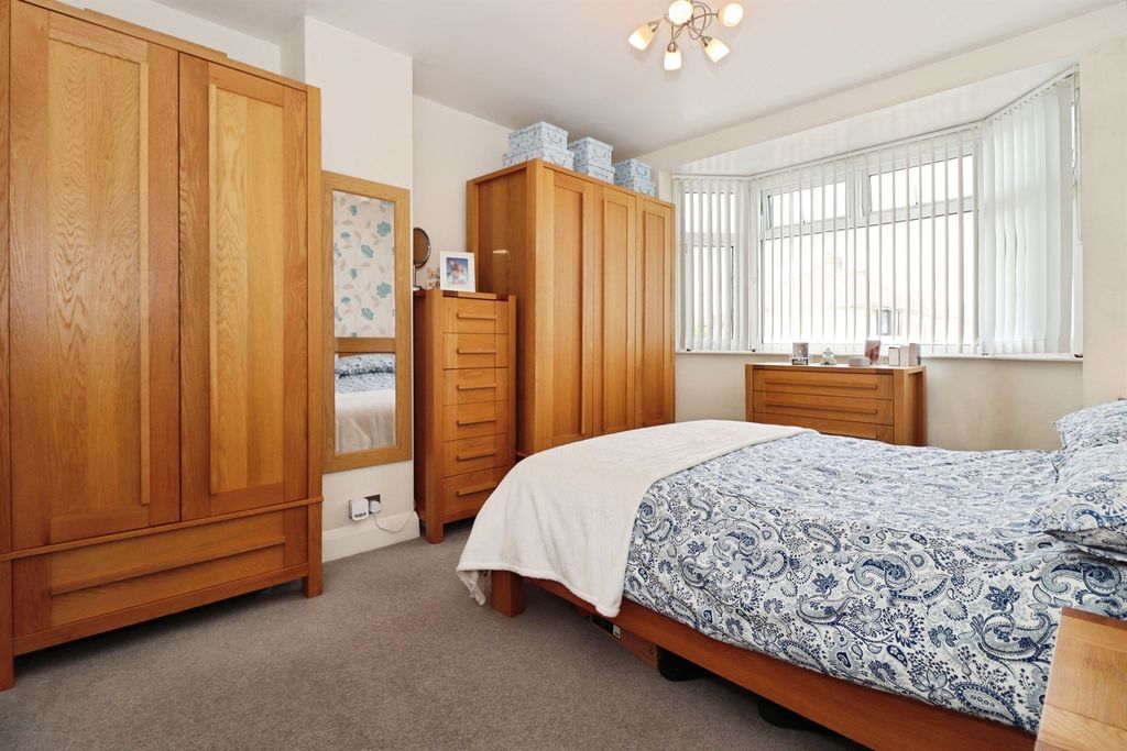 Property photo 3 of 27
