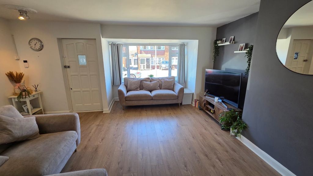 Property photo 2 of 29