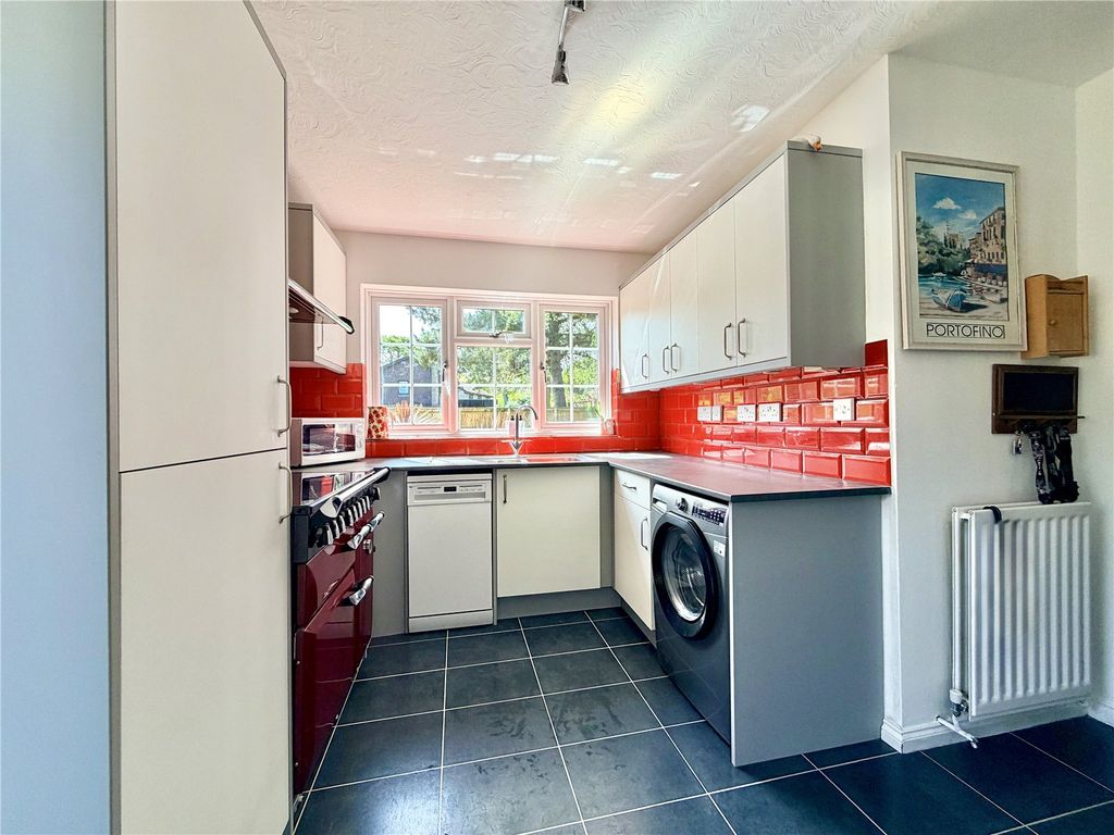 Property photo 3 of 17 Picture No. 18