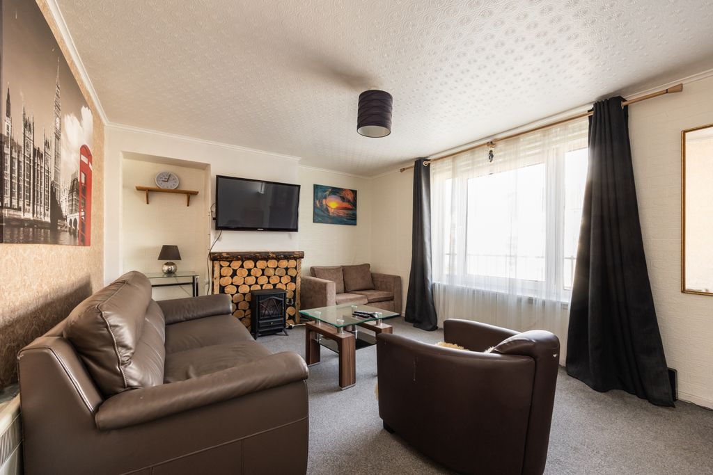 Property photo 2 of 14 Property Image 2