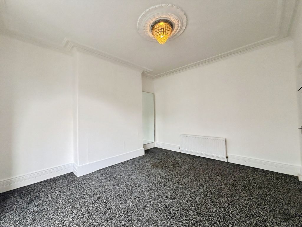 Property photo 3 of 15 4889172