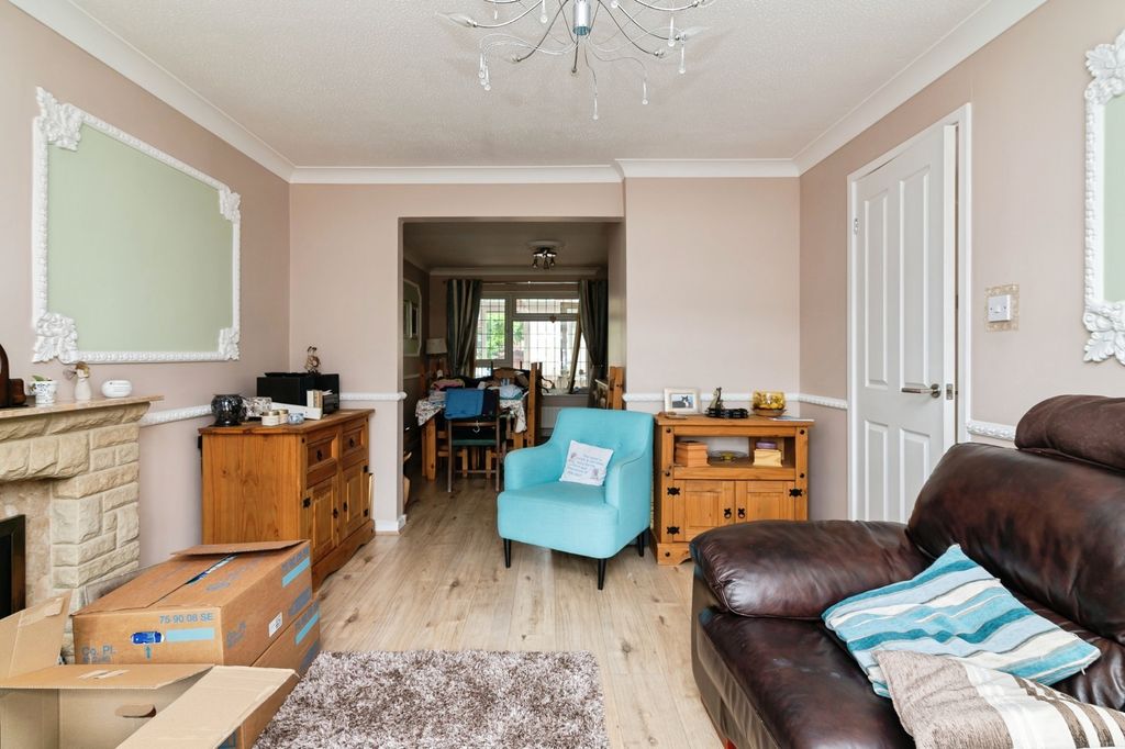 Property photo 2 of 17 Photo